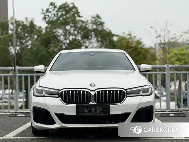 BMW 5 series 2022 Белый из Китая, фото 3