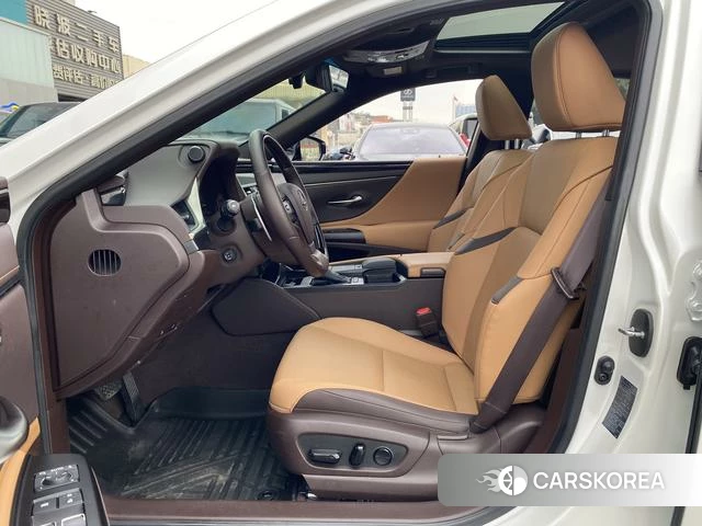 Lexus ES id 4261448 из Китая 14
