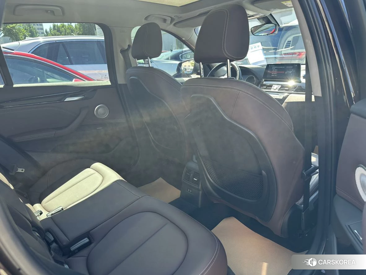 BMW X1 2021 Коричневый из Китая, фото 3