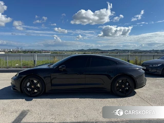 Porsche Taycan id 4862662 из Кореи 8