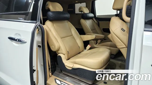 Kia The New Carnival id 2686002 из Кореи 13