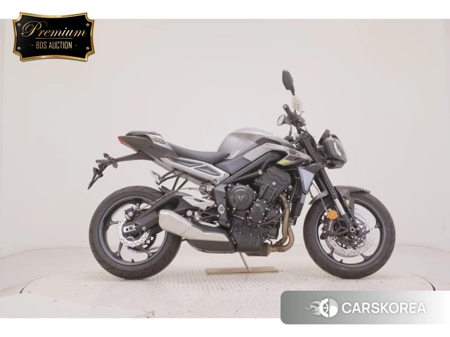 Triumph STREET TRIPLE R 2024 из Японии