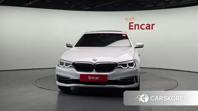 BMW 5 Series (G30) id 3703894 из Кореи 13