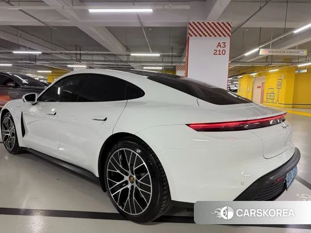 Porsche Taycan id 3519345 из Кореи 13