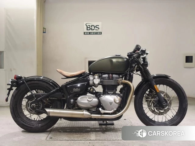 Triumph BONNEVILLE BOBBER 2019 из Японии