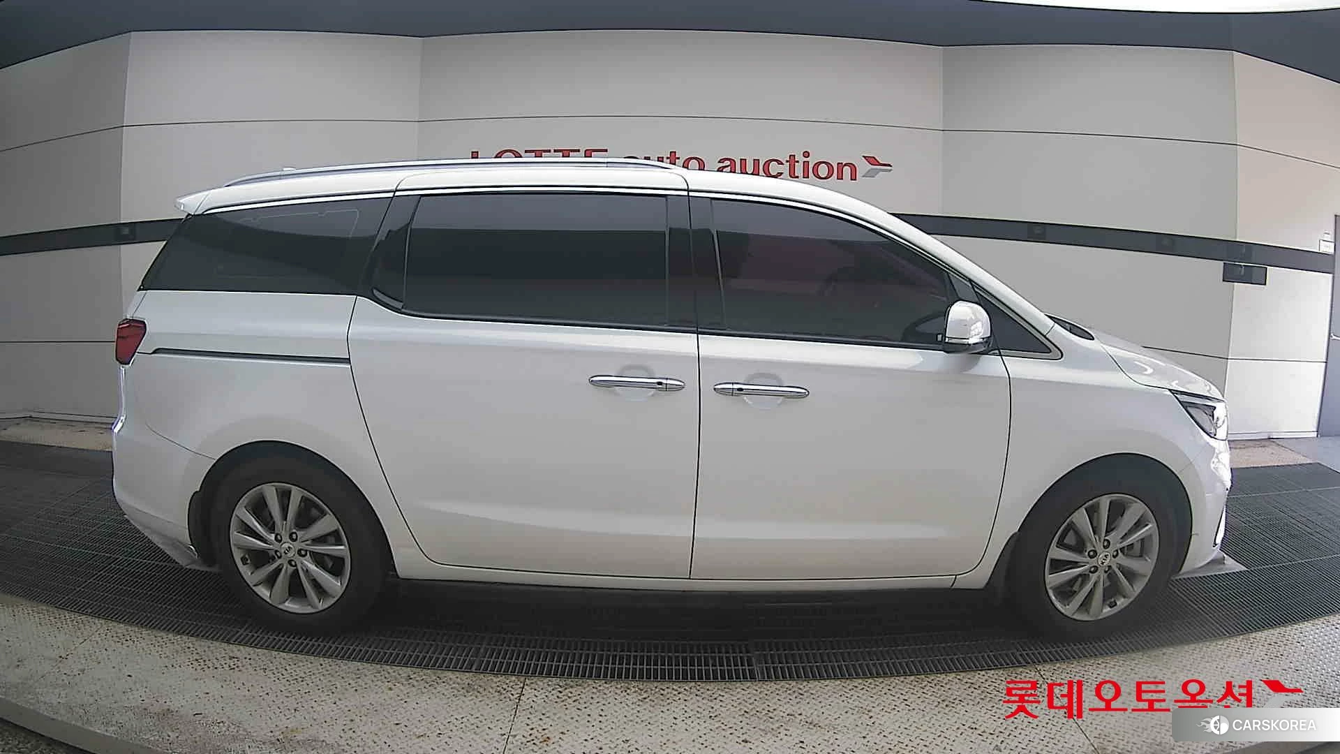 Kia Carnival id 4664349 из Кореи 23