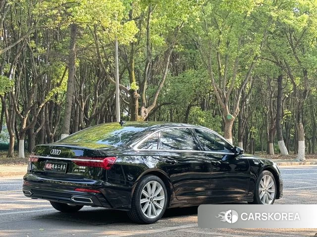 Audi A6L id 4265111 из Китая 7