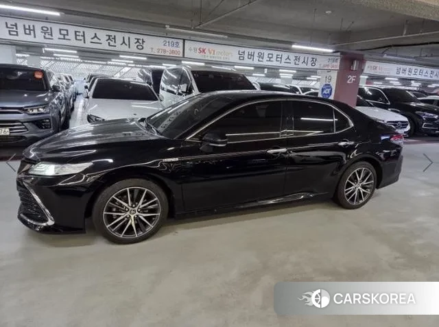 Toyota Camry (XV70) 2024 Черный из Кореи, фото 3