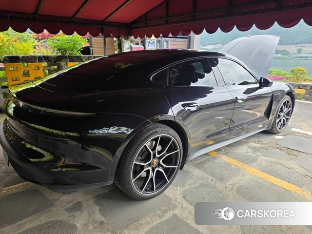 Porsche Taycan 2023 Черный из Кореи, фото 3