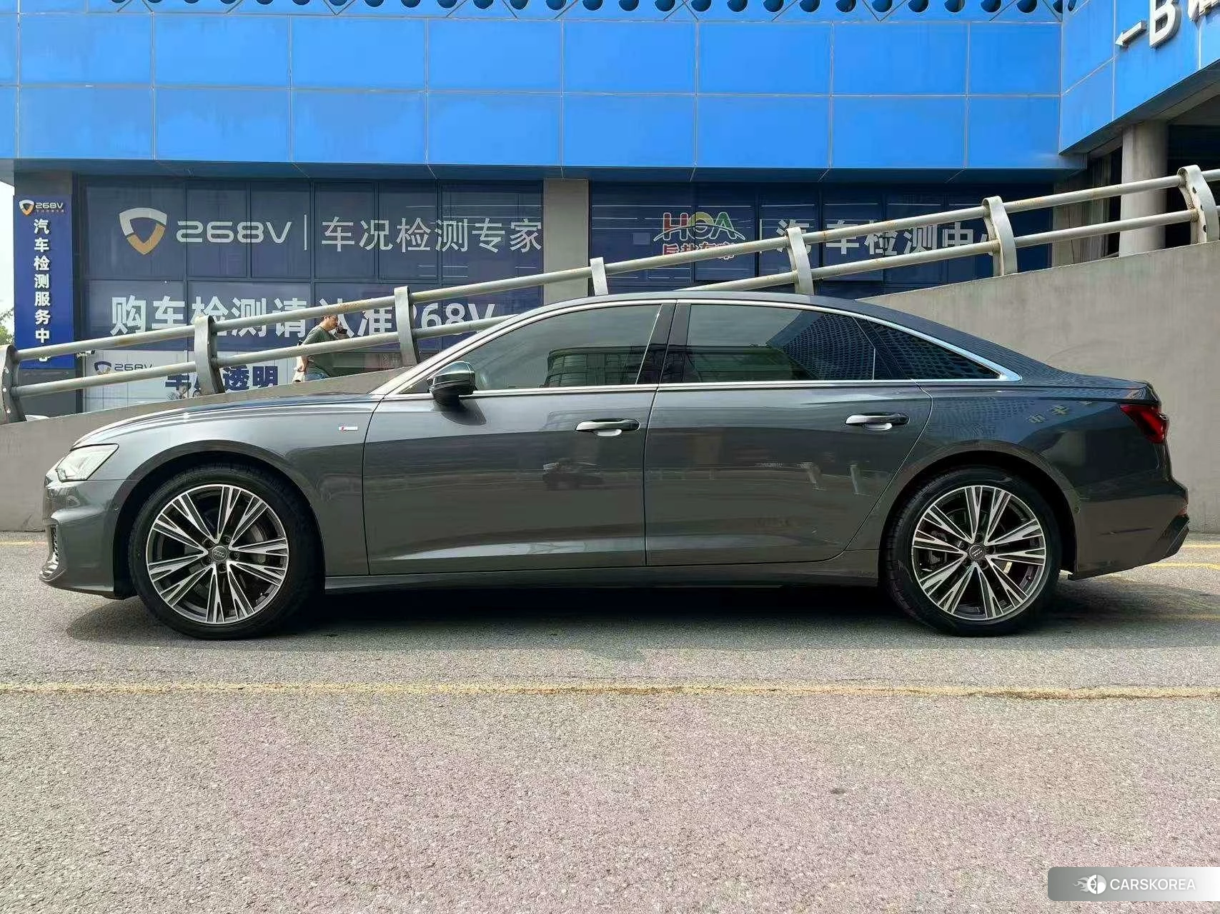 Audi A6L 2020 Темно-серый из Китая, фото 6