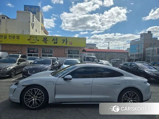 Porsche Taycan id 3716307 из Кореи 13