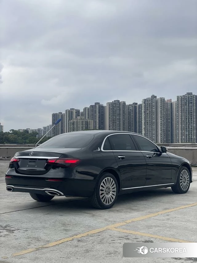 Mercedes-Benz E-class 2022 Черный из Китая, фото 3