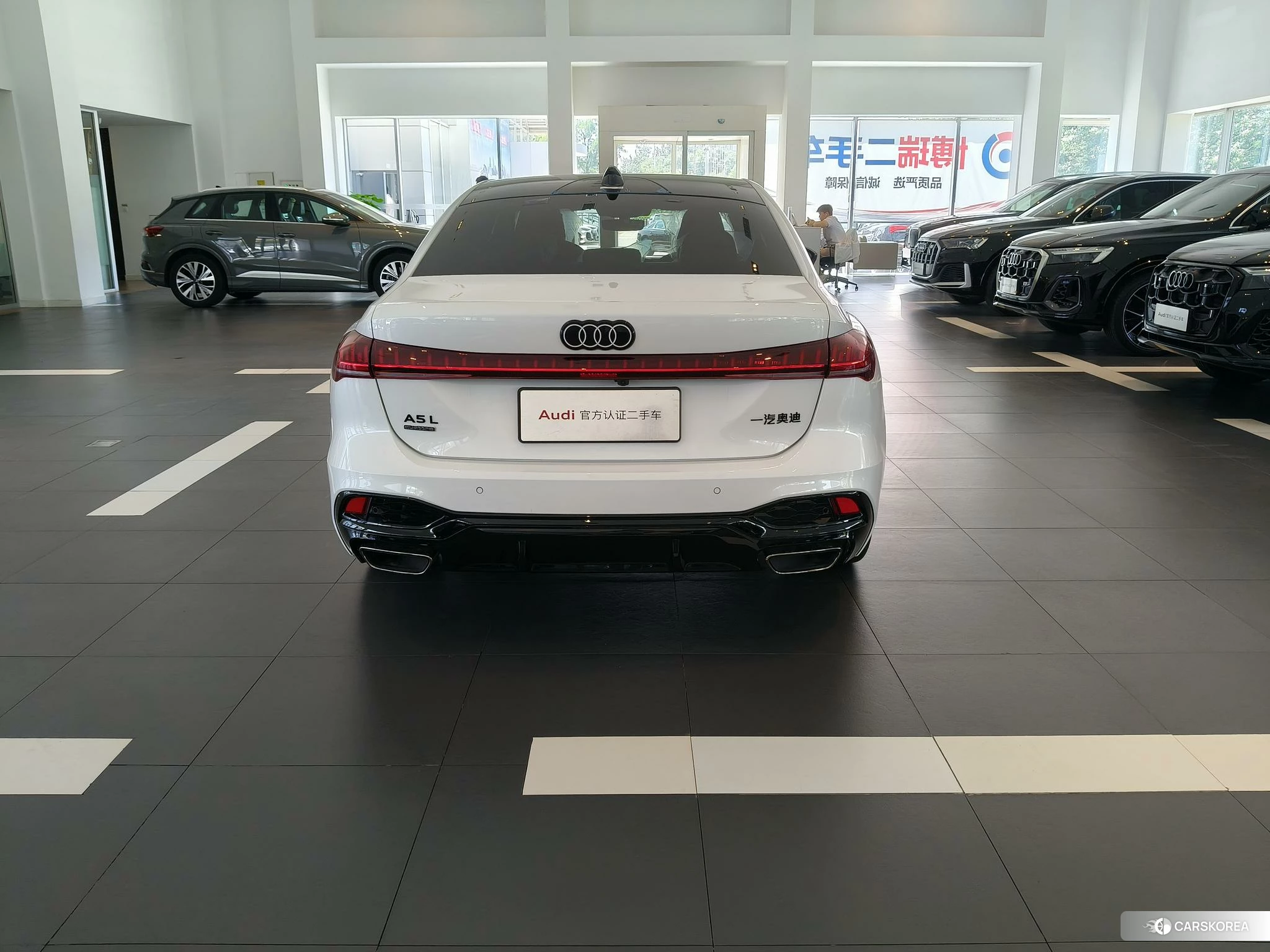 Audi A5L id 4492861 из Китая 10