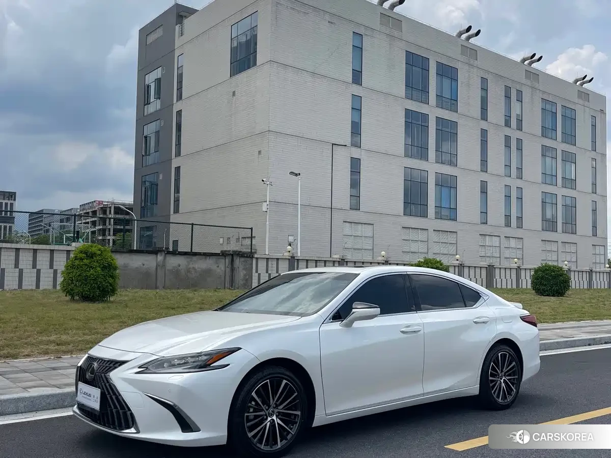Lexus ES 2023 Белый из Китая, фото 3