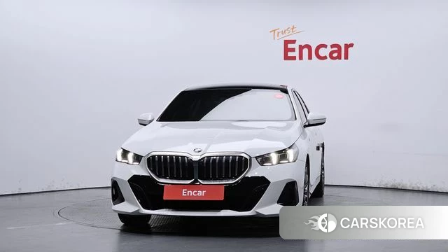BMW 5 Series (G60) id 4533332 из Кореи 23