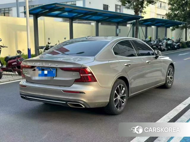 Volvo S60 2020 Серебристо-серый из Китая, фото 3
