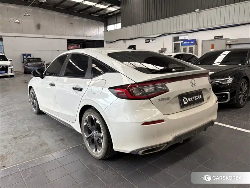 Honda Civic 2023 Белый из Китая, фото 3