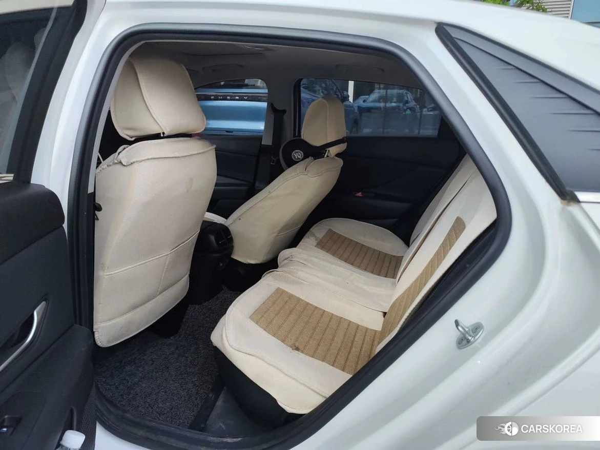 Hyundai Elantra 2022 Белый из Китая, фото 3