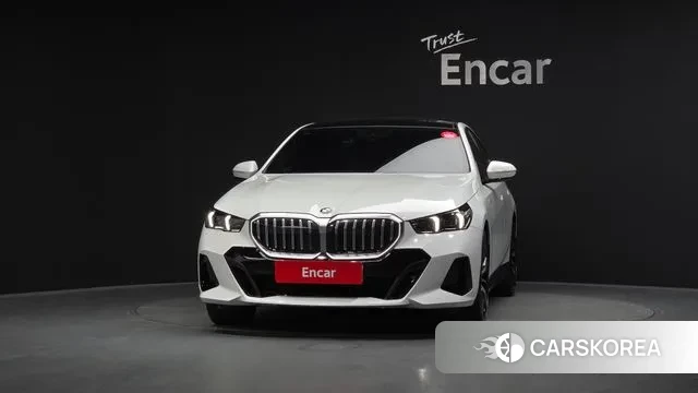 BMW 5 Series (G60) id 3580613 из Кореи 13