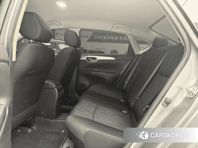 Nissan Xuan Yi 2021 Серебристо-серый из Китая, фото 3
