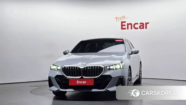 BMW 5 Series (G60) id 4308058 из Кореи 23