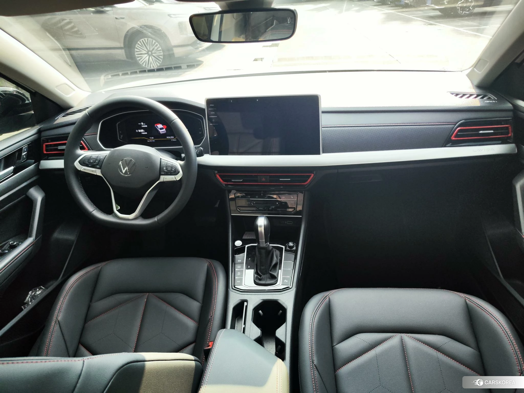 Volkswagen Lavida 2023 Белый из Китая, фото 3
