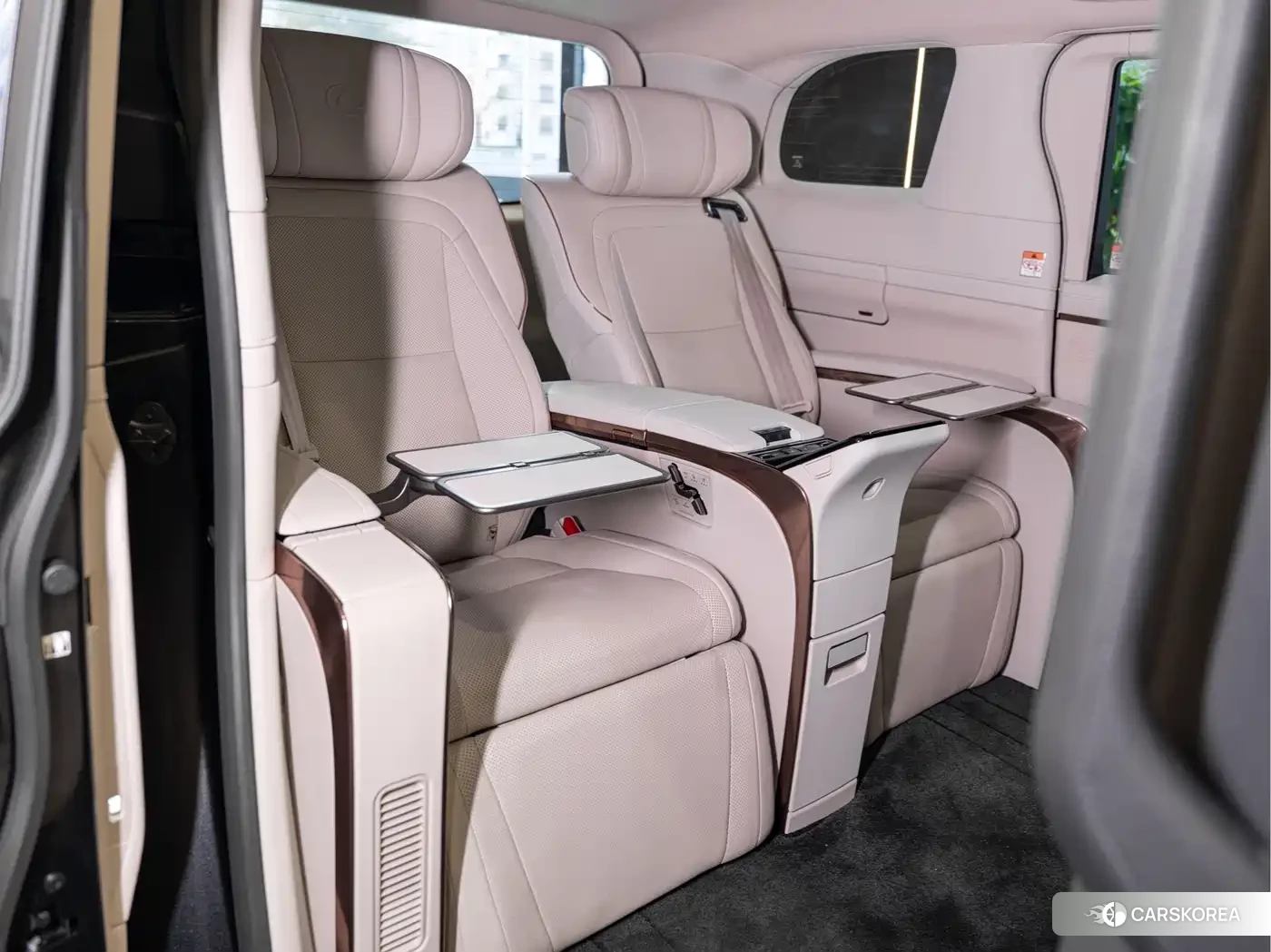 Lexus LM id 4628319 из Китая 11