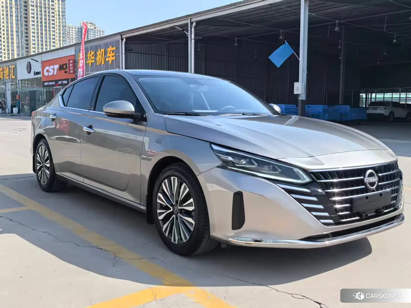Nissan Altima 2023 Champagne/brown из Китая, фото 3