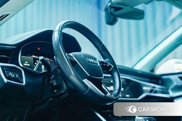 Audi A7 2023 Белый из Китая, фото 3