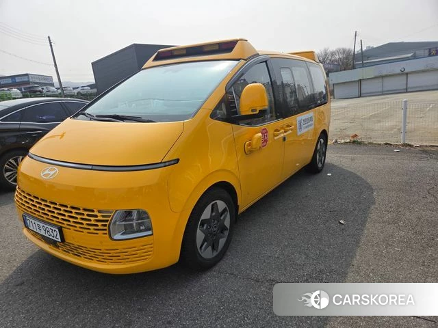 Hyundai Staria 2024 Желтый из Кореи, фото 3