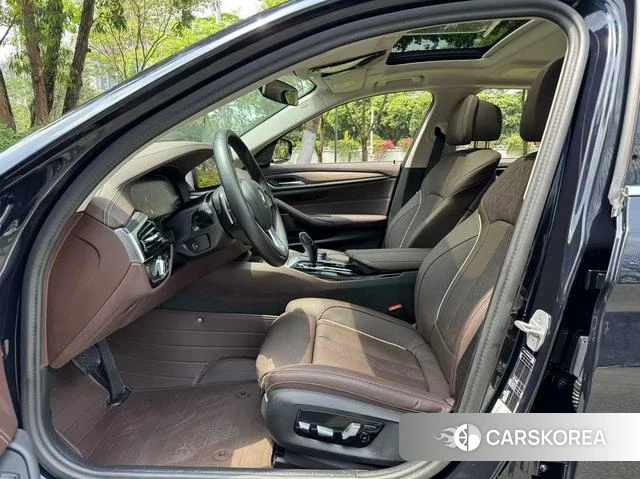 BMW 5 series 2023 Черный из Китая, фото 4