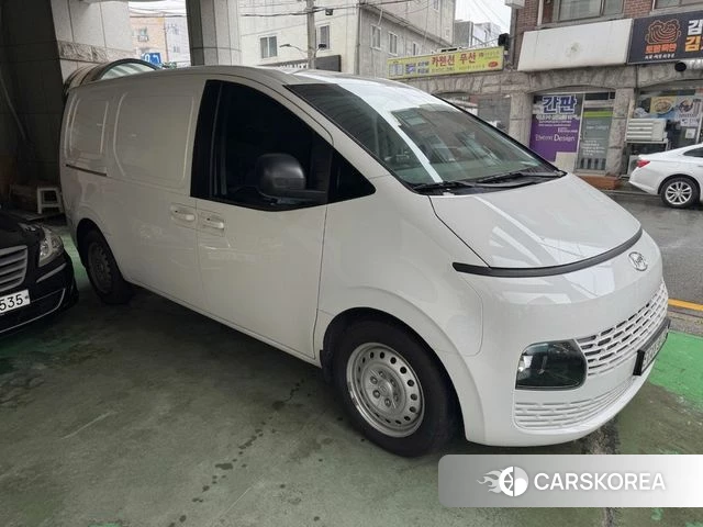 Hyundai Staria 2022 Белый из Кореи, фото 3