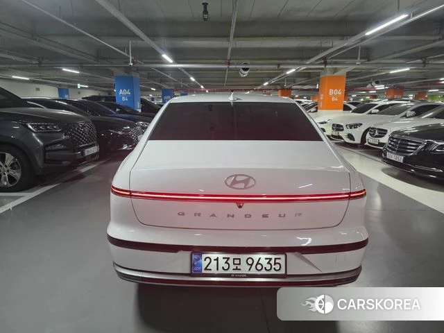 Hyundai Grandeur Hybrid (GN7) 2023 Белый из Кореи, фото 3