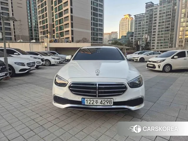 Mercedes-Benz E-Class W213 2022 Белый из Кореи, фото 3