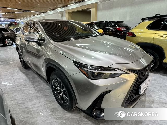 Lexus NX id 4261975 из Китая 16