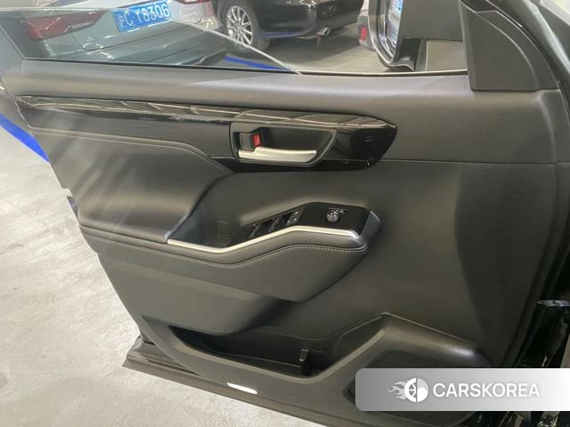 Toyota Highlander id 4259551 из Китая 13