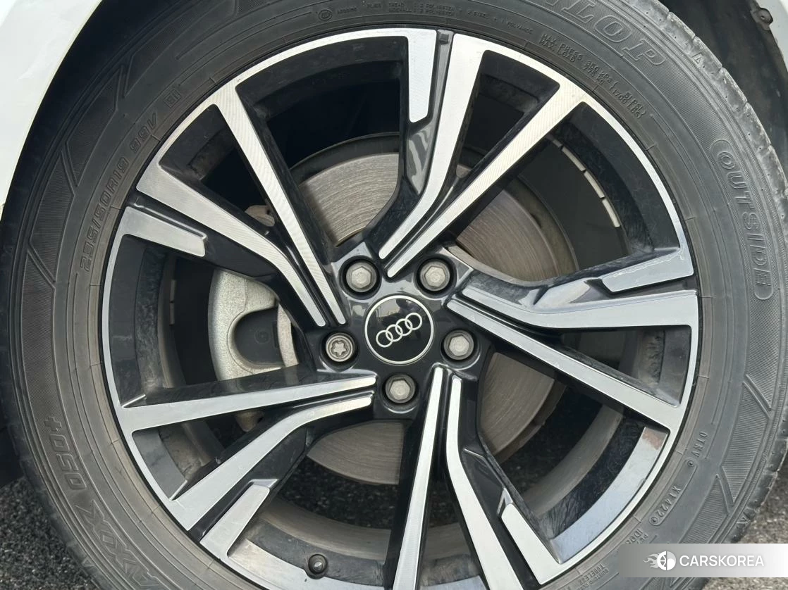 Audi Q3 Sportback id 4453820 из Китая 11