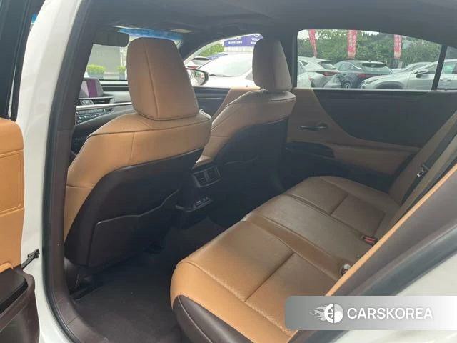 Lexus ES 2021 Белый из Китая, фото 3