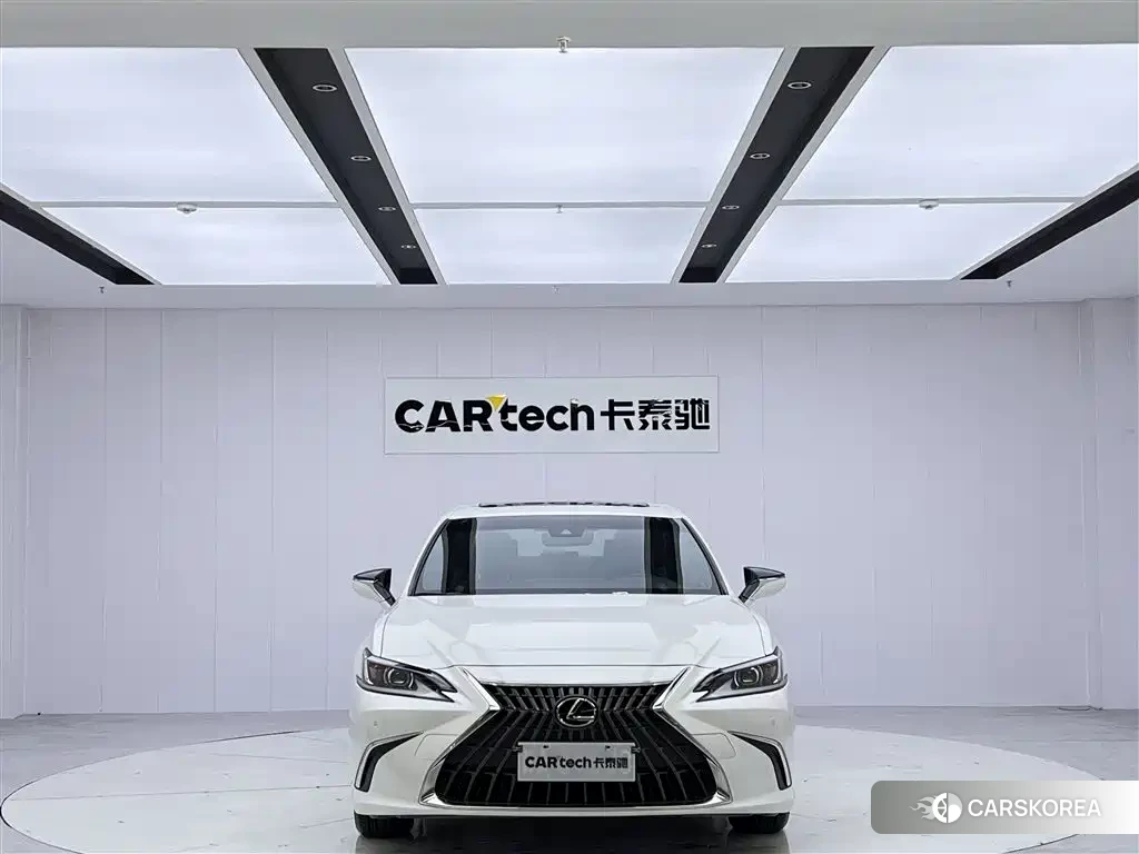 Lexus ES id 4576385 из Китая 18