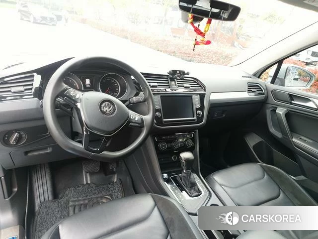 Volkswagen Tiguan L 2018 Серебристо-серый из Китая, фото 5