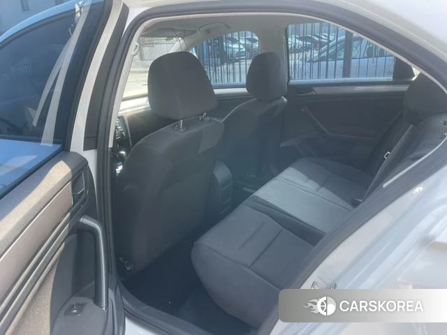 Volkswagen Bora 2023 Белый из Китая, фото 3