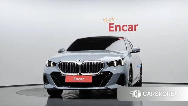 BMW 5 Series (G60) id 4523047 из Кореи 23