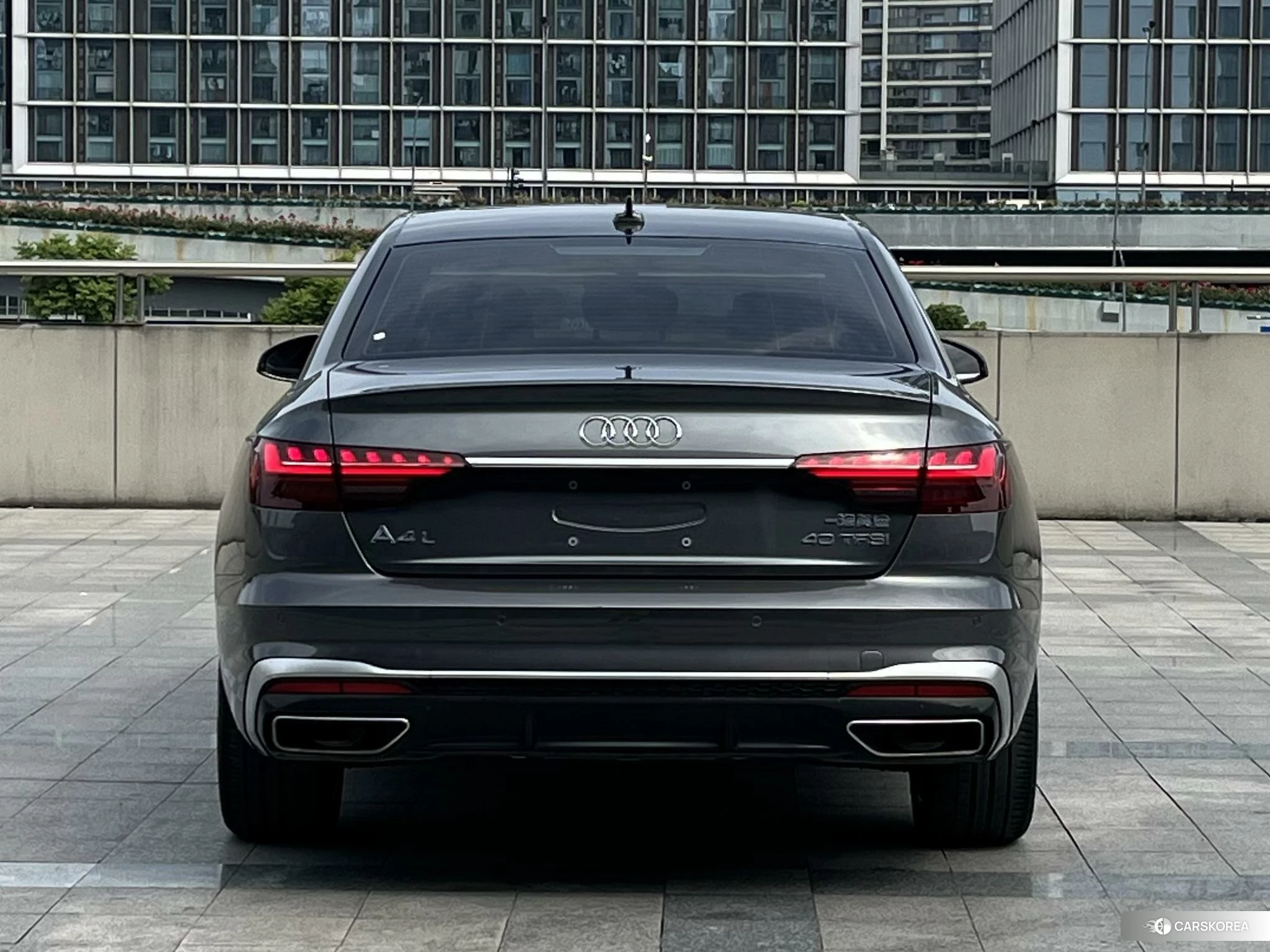 Audi A4L 2021 Темно-серый из Китая, фото 5