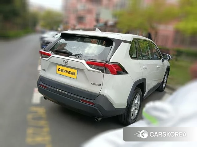 Toyota RAV4 Rongfang 2023 Белый из Китая, фото 3