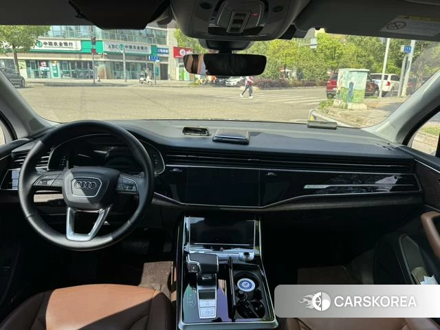 Audi Q7 2022 Черный из Китая, фото 5