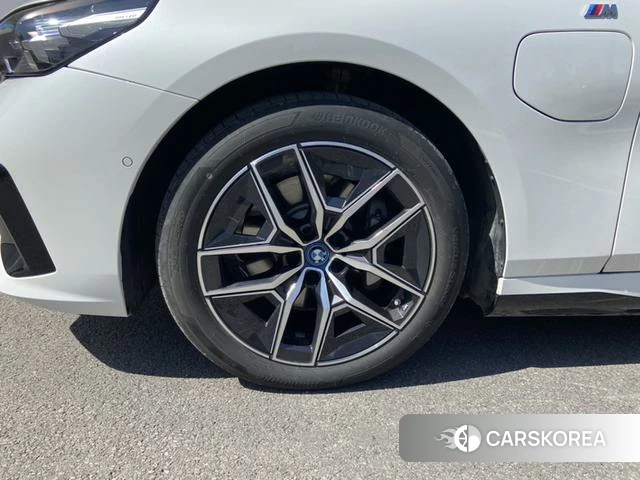 BMW i5 2025 Белый из Китая, фото 3