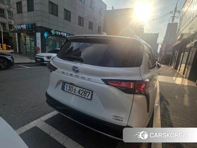 Toyota Sienna 4th Generation 2022 Белый из Кореи, фото 3