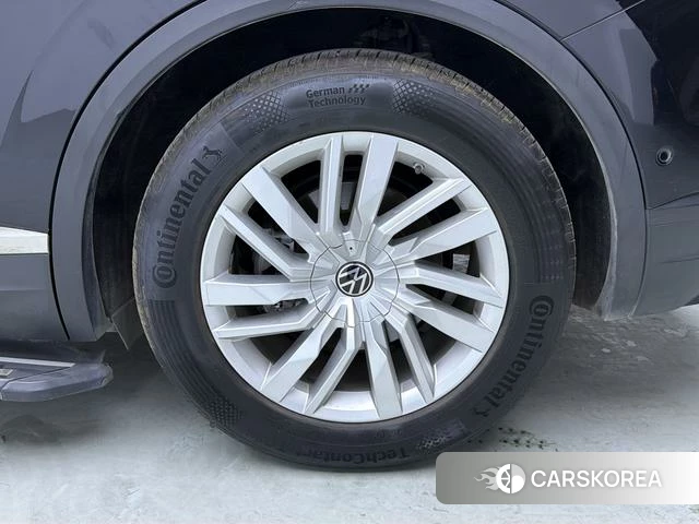 Volkswagen Touareg id 4393525 из Китая 13