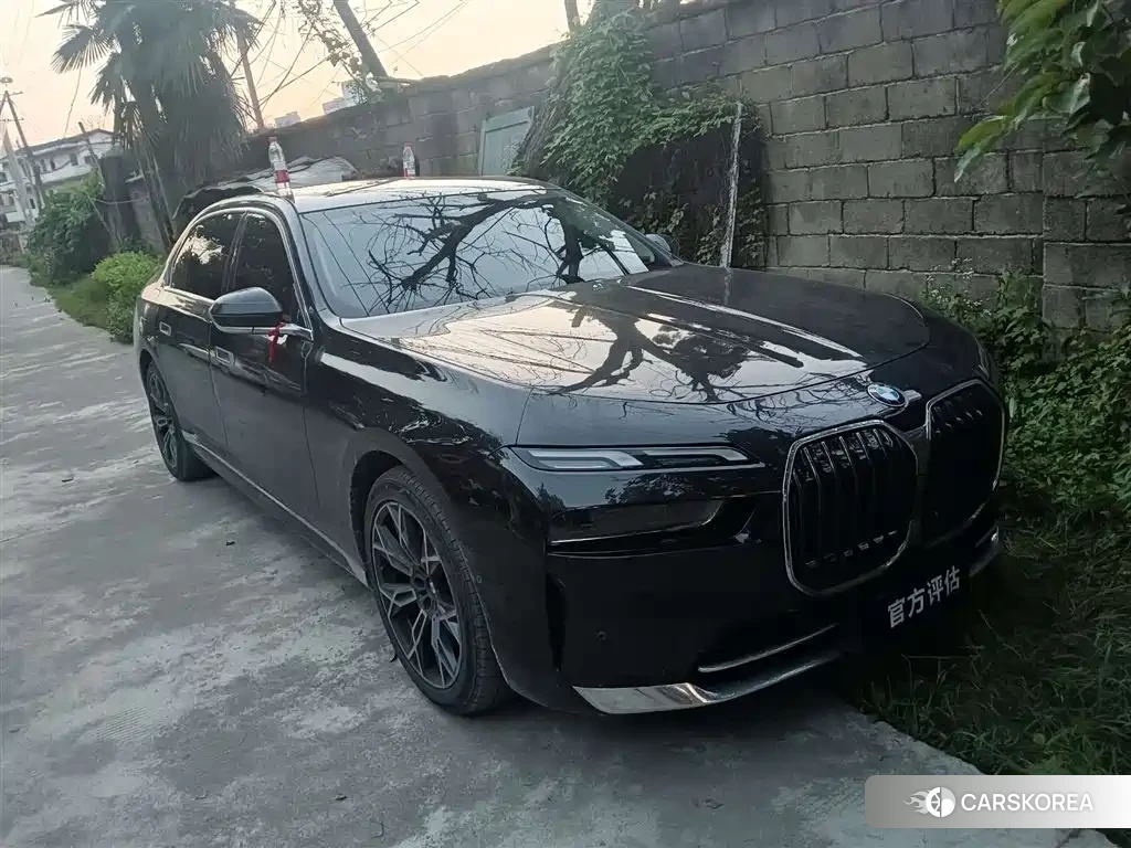 BMW 7 series 2023 Черный из Китая, фото 3