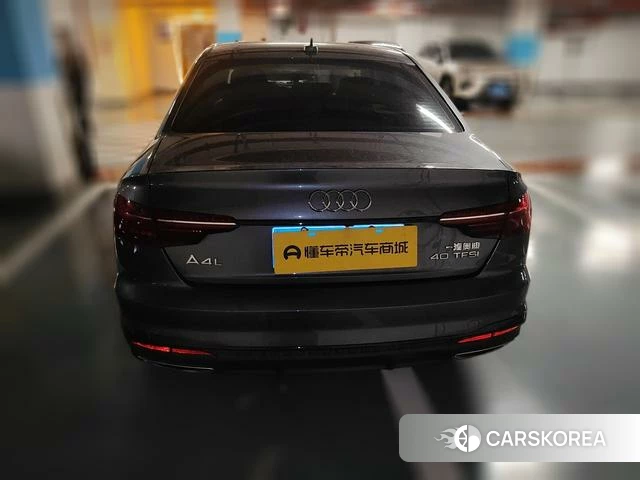 Audi A4L 2022 Темно-серый из Китая, фото 3